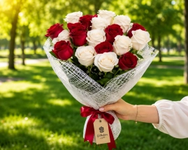 19 Red and White Roses Bouquet Antalya